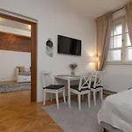 Cozy Local Naplavka Apartments In Center